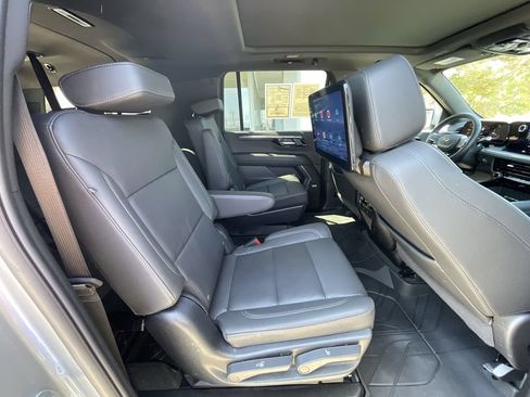 Used 2026 Chevrolet Suburban Z71 w/ Z71 Off-Road Package AWD/4WD image 28