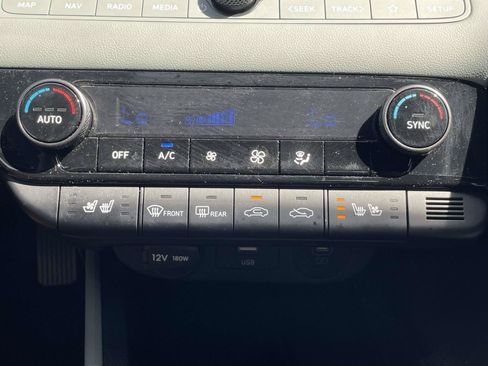 Used 2025 Hyundai Elantra Limited FWD image 33