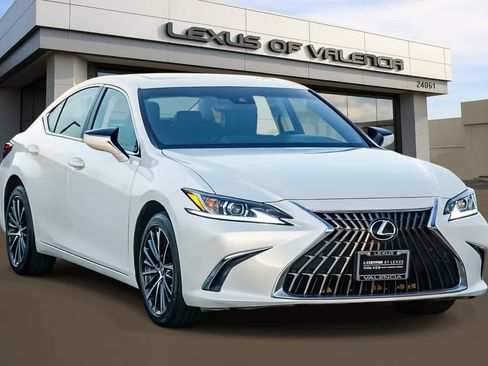 Certified 2023 Lexus ES 250 w/ Premium Package image 5
