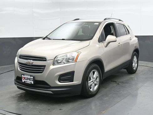 Used 2016 Chevrolet Trax LT w/ LT Convenience Package FWD image 6