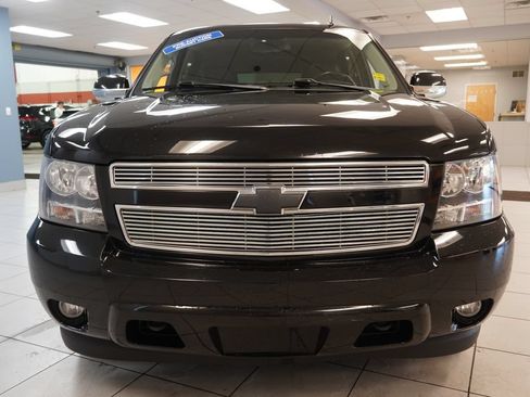 Used 2012 Chevrolet Suburban LT AWD/4WD image 16