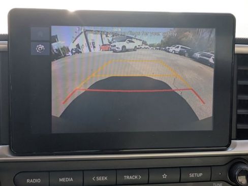 Used 2025 Hyundai Venue SEL image 18