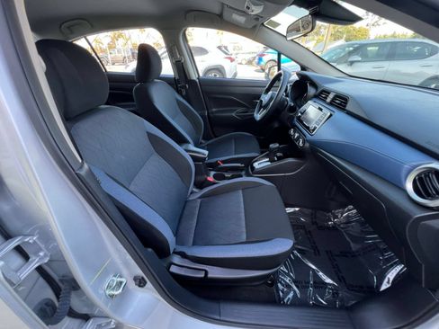 Used 2025 Nissan Versa SV FWD image 41