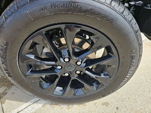 Certified 2025 Jeep Wrangler Unlimited Sahara AWD/4WD image 2