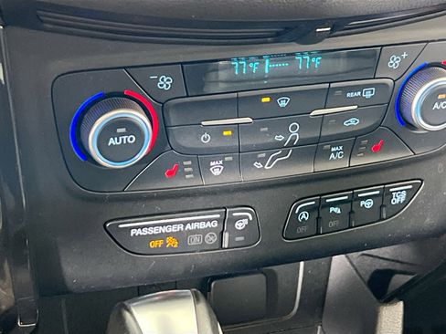 Used 2019 Ford Escape Titanium image 20