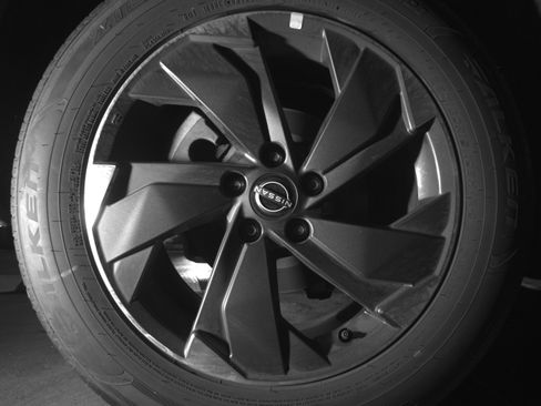 Used 2025 Nissan Rogue SV image 15