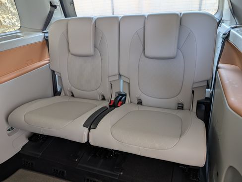 Used 2025 Volkswagen ID. Buzz Pro S Plus RWD image 18