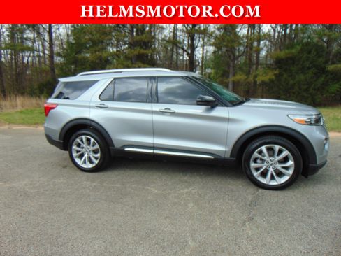 Used 2023 Ford Explorer Platinum w/ Technology Package image 10