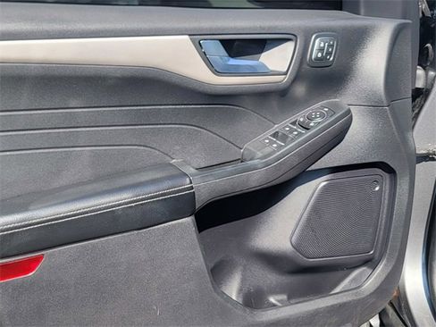 Used 2022 Ford Escape SEL w/ Technology Package image 10