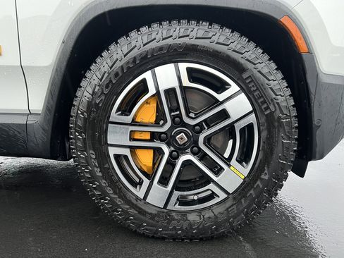 Used 2022 Rivian R1S Launch Edition image 11