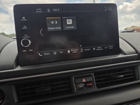 Used 2025 Honda Pilot EX-L image 10