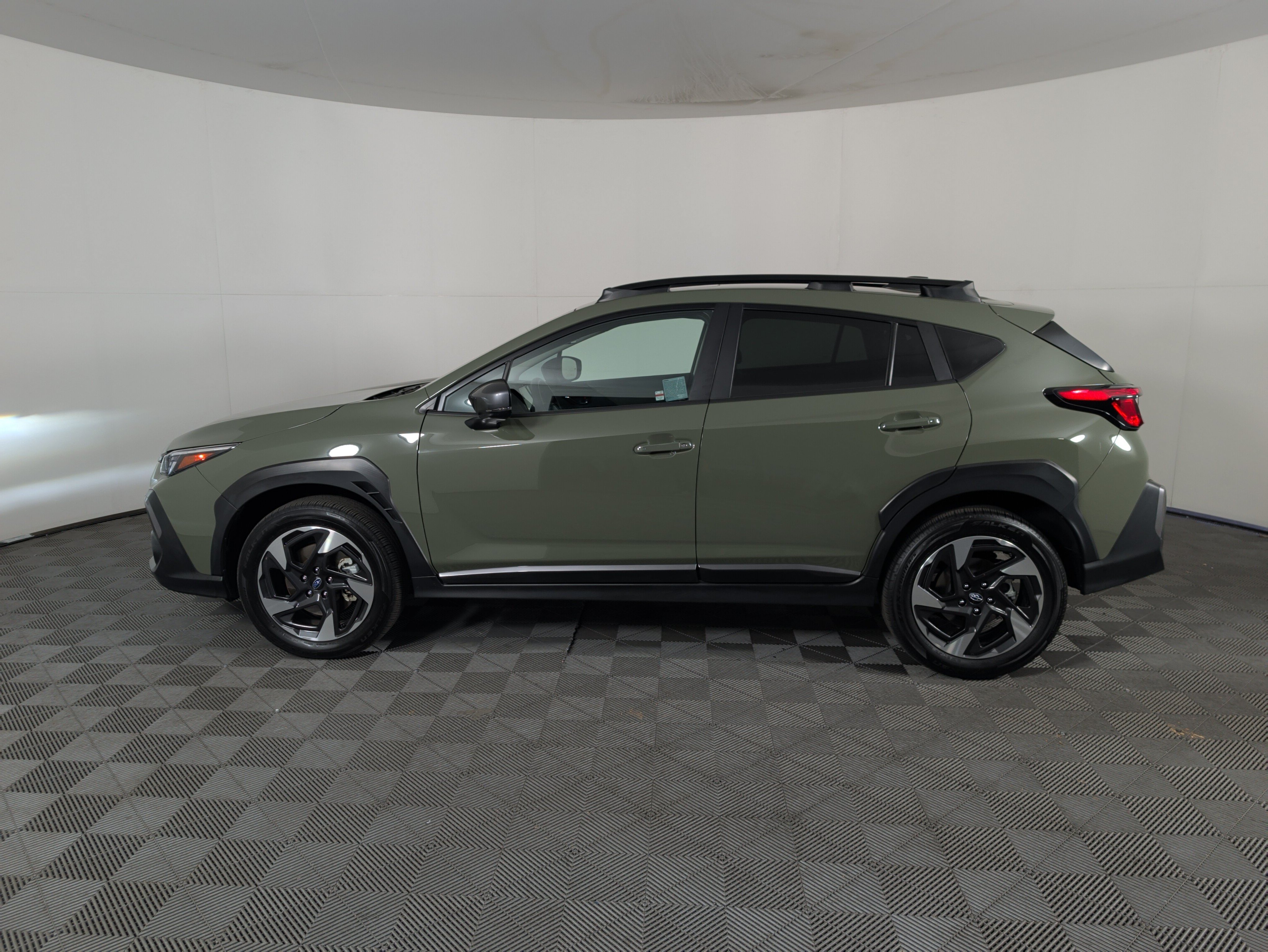 Used 2025 Subaru Crosstrek 2.5i Limited w/ Crosstrek Mirror Package AWD/4WD image 7