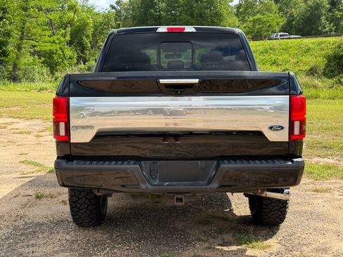 Used 2018 Ford F150 Platinum w/ Equipment Group 701A Luxury AWD/4WD image 4