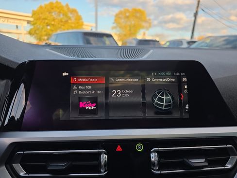 Used 2019 BMW 330i xDrive Sedan w/ Driving Assistance Package image 46