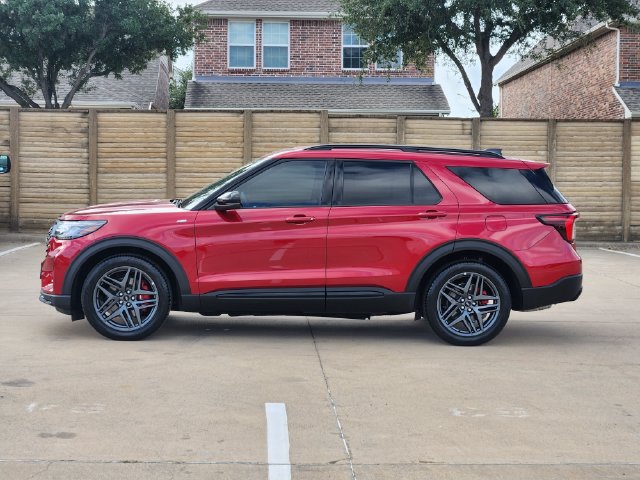 Used 2025 Ford Explorer ST-Line w/ Premium Package RWD image 12