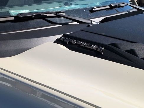 New 2025 Ford Bronco Raptor image 12