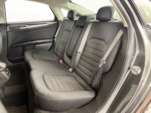 Used 2015 Ford Fusion SE FWD image 25
