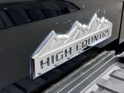 Used 2017 Chevrolet Silverado 2500 High Country w/ Duramax Plus Package image 9