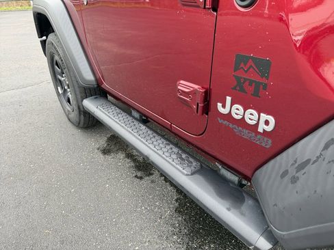 Used 2021 Jeep Wrangler Sport AWD/4WD image 32