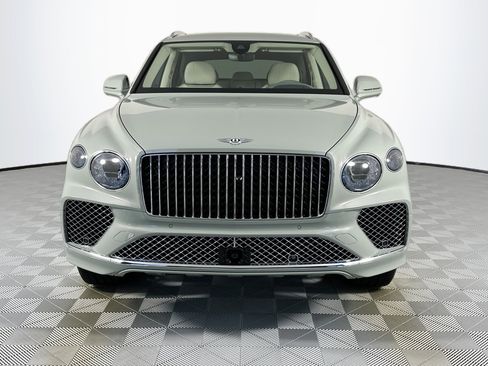 New 2025 Bentley Bentayga image 2