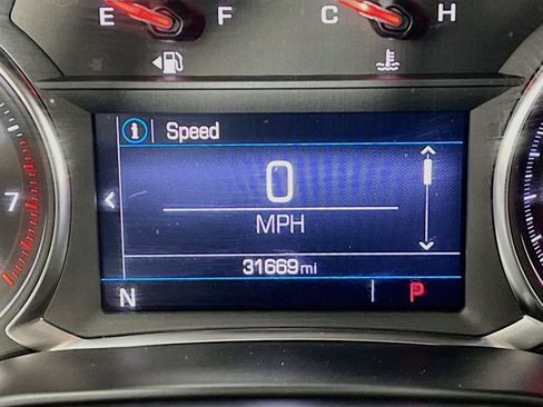 Used 2023 GMC Acadia SLE w/ Driver Convenience Package FWD image 8