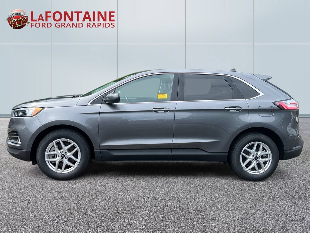 Certified 2023 Ford Edge SEL w/ Convenience Package AWD/4WD image 4