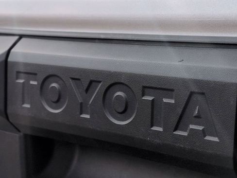 Certified 2024 Toyota Tacoma SR5 AWD/4WD image 29