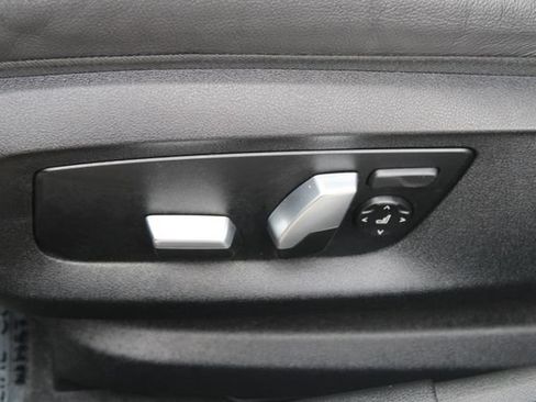 Used 2021 BMW 530e w/ Parking Assistance Package RWD image 34