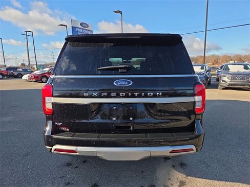 Certified 2024 Ford Expedition XLT image 6
