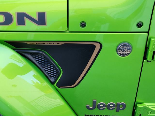 Used 2025 Jeep Wrangler Unlimited Rubicon 392 AWD/4WD image 12
