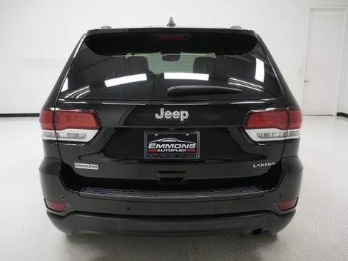 Used 2020 Jeep Grand Cherokee Laredo w/ Laredo X Package RWD image 5