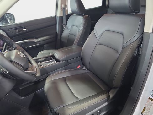 New 2026 Nissan Pathfinder SL FWD image 15