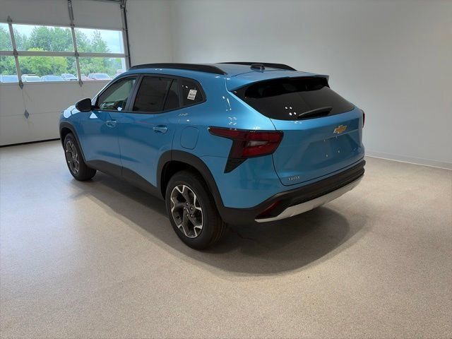 New 2026 Chevrolet Trax LT w/ Driver Confidence Package FWD image 4