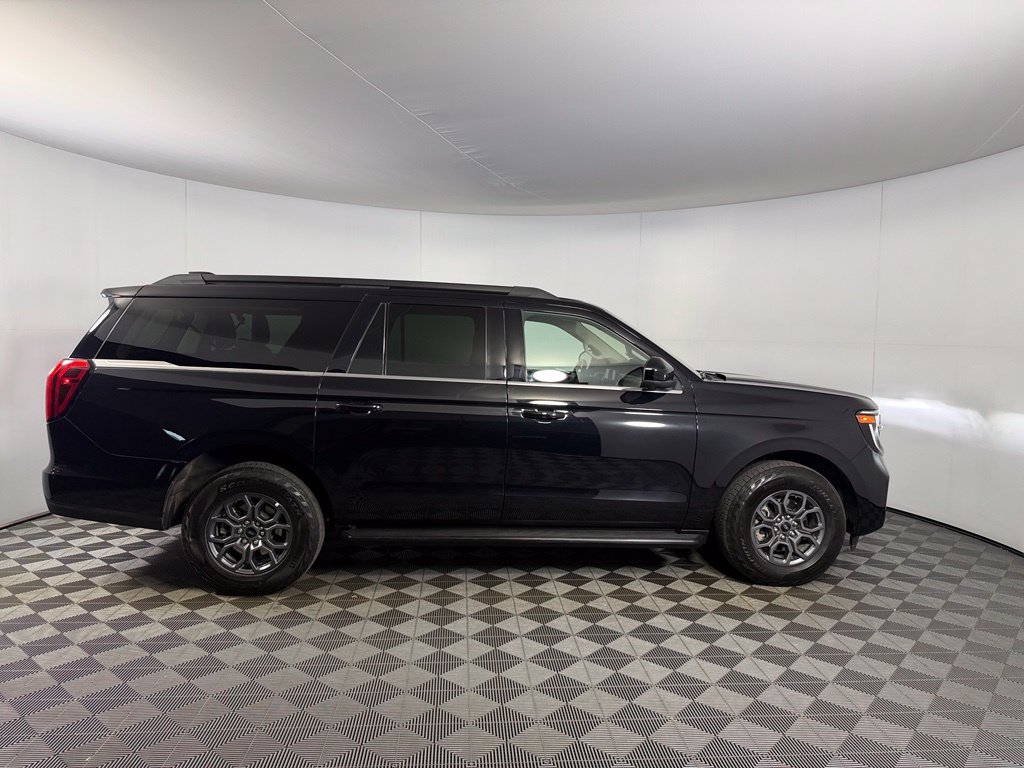 Used 2025 Ford Expedition Max Active AWD/4WD image 6
