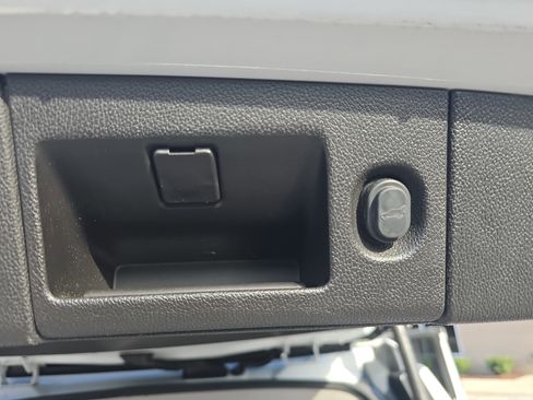 Used 2017 Chevrolet Suburban Premier image 14