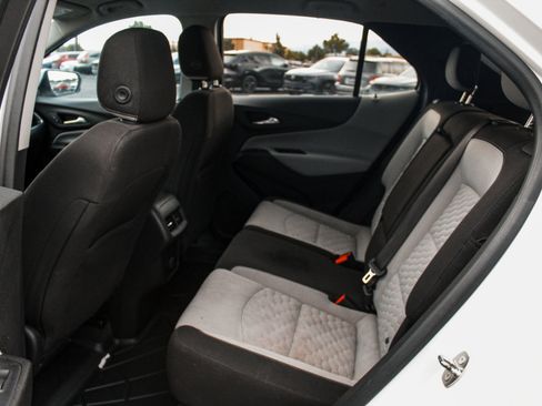 Used 2018 Chevrolet Equinox LT FWD image 22