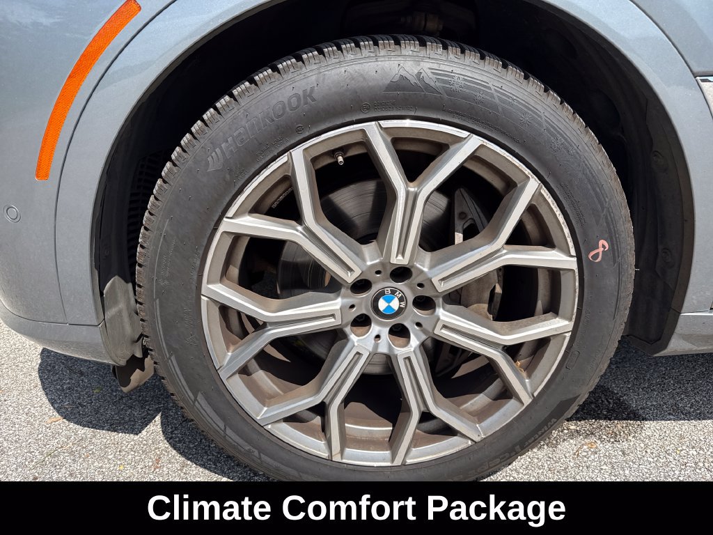 Used 2024 BMW X7 xDrive40i AWD/4WD image 11