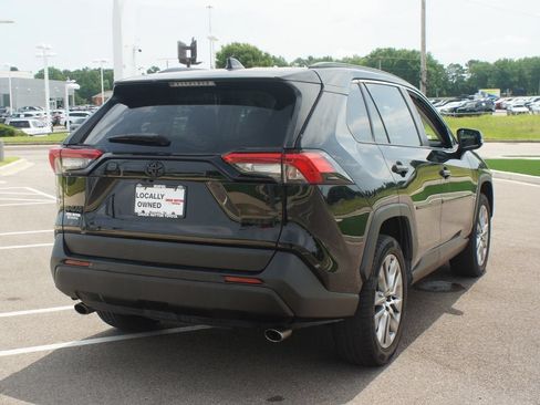 Used 2022 Toyota RAV4 XLE Premium FWD image 19