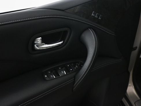 Used 2022 INFINITI QX80 Luxe w/ All-Season Package RWD image 8