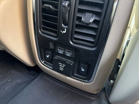 Used 2018 Jeep Grand Cherokee Limited image 33