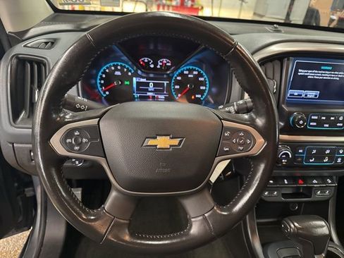 Used 2018 Chevrolet Colorado Z71 AWD/4WD image 12
