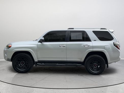 Used 2023 Toyota 4Runner SR5 Premium w/ Moonroof Package RWD image 10