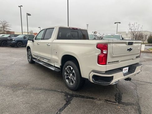 New 2026 Chevrolet Silverado 1500 High Country w/ LPO, Dark Essentials Package image 5