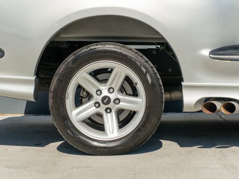 Used 2004 Ford F150 Lightning RWD image 35