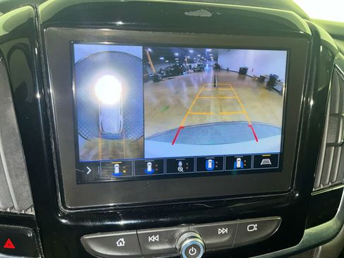 Used 2020 Chevrolet Traverse RS FWD image 19
