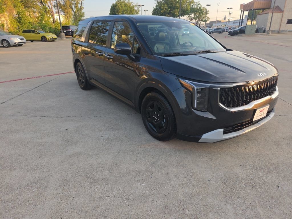Used 2025 Kia Carnival FWD image 6