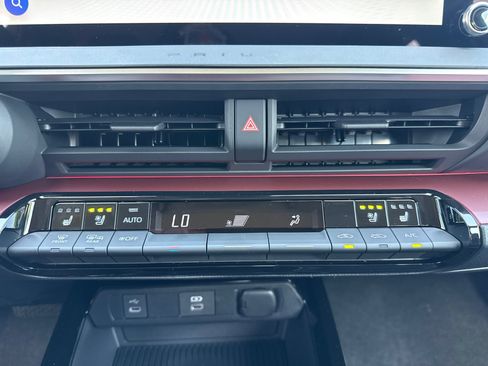 New 2026 Toyota Prius Plug-In Hybrid FWD image 28