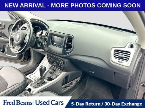 Used 2019 Jeep Compass Latitude w/ Popular Equipment Group AWD/4WD image 35