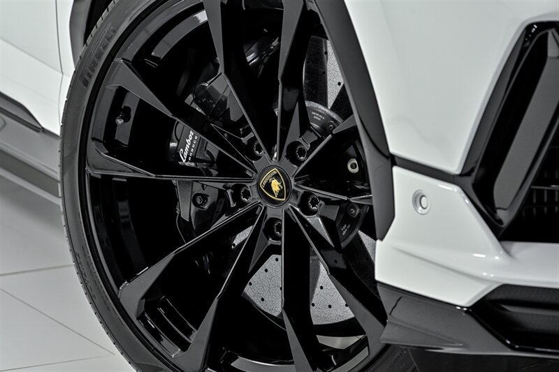 Used 2024 Lamborghini Urus S AWD/4WD image 4
