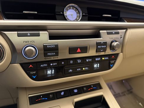 Used 2014 Lexus ES 350 image 23